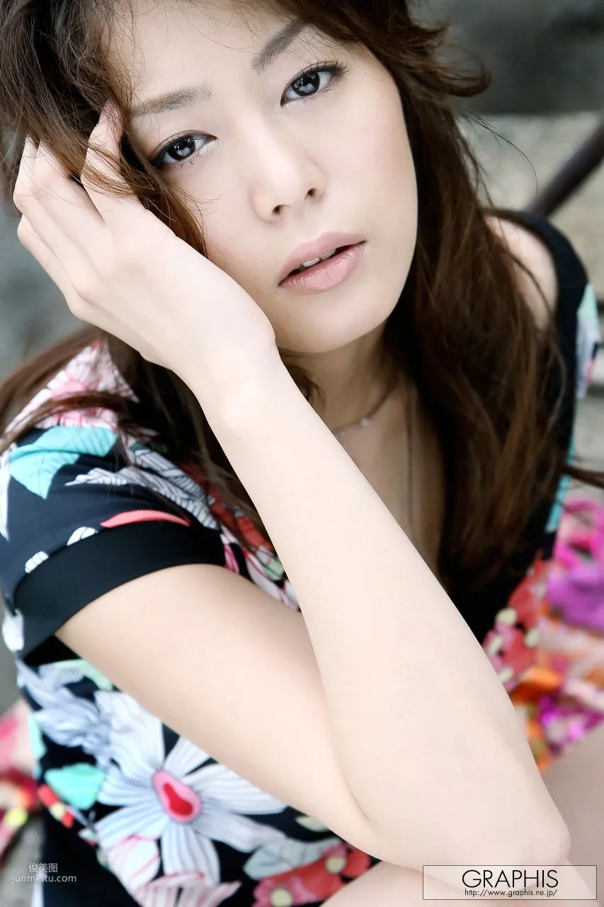 穂花《Whispers》 [Graphis] Gals 写真集10