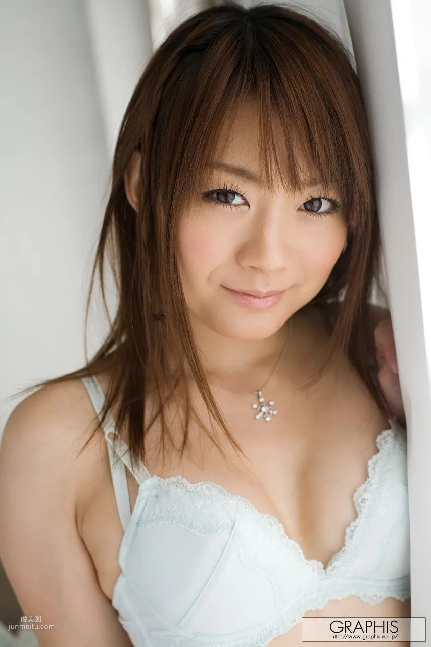 Mayuka Akimoto: Graphis First Gravure photo 22