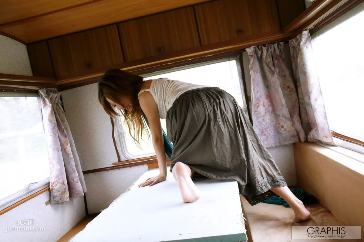 Rino Aihara [Graphis] First Gravure, First Stripping Girl Photo Set photo 8
