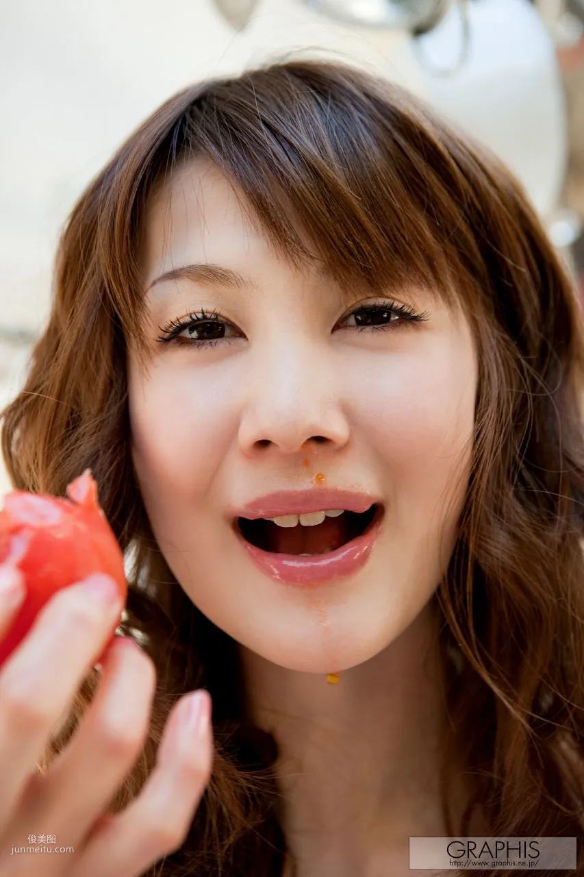 Erika Kirihara: Graphis First Gravure photo 14