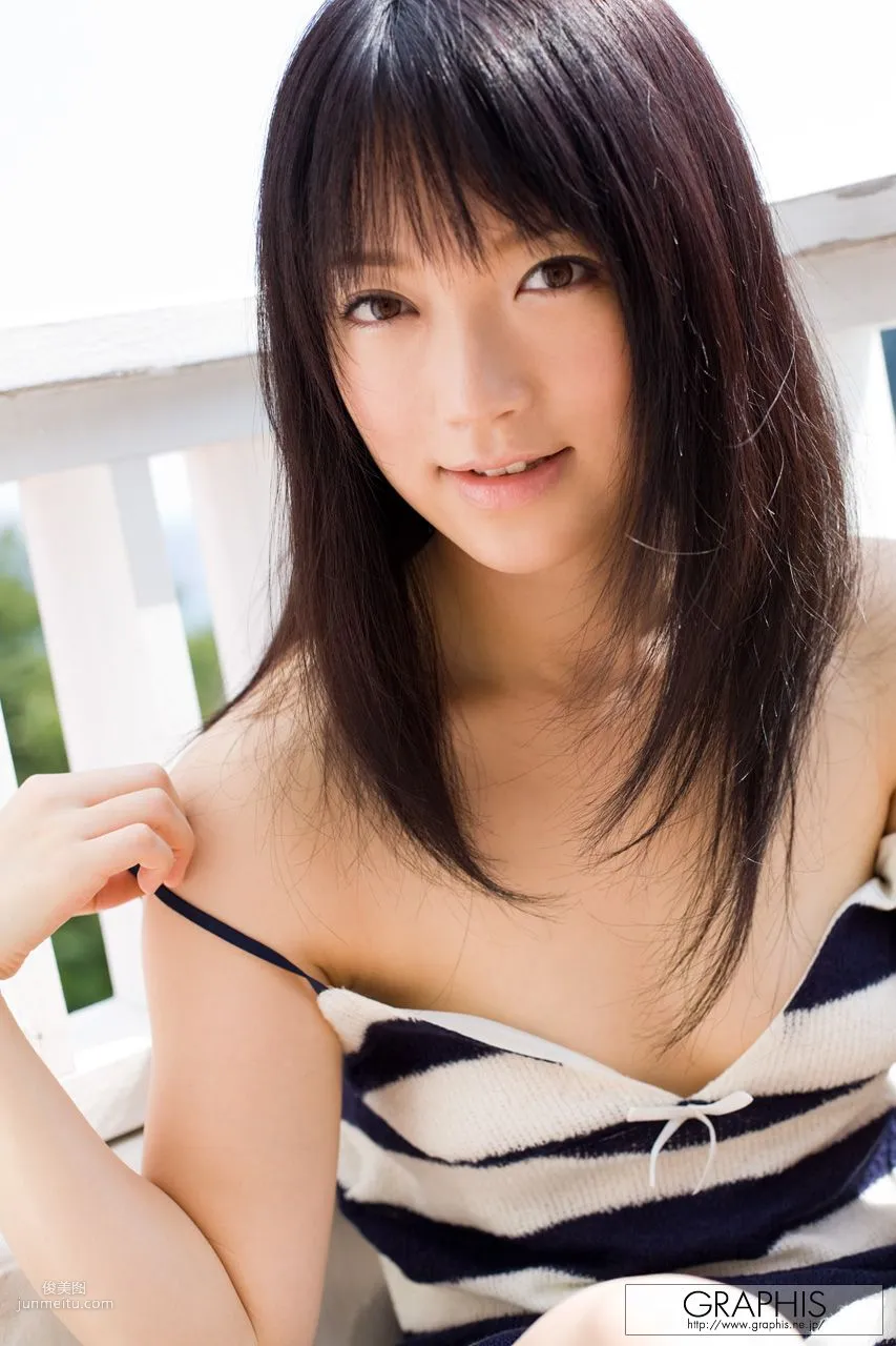 乙井なずな/乙井荠 [Graphis] First Gravure 初脫ぎ娘 寫真集 8