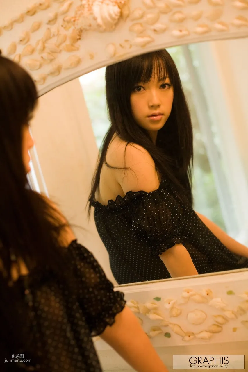 乙井なずな/乙井荠 [Graphis] First Gravure 初脫ぎ娘 寫真集 24