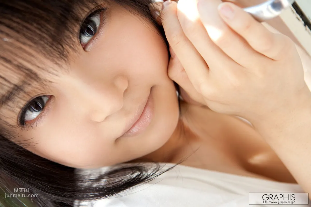 Chihiro Aoi [Graphis] First Gravure, First Nude Girl Photo Set photo 4