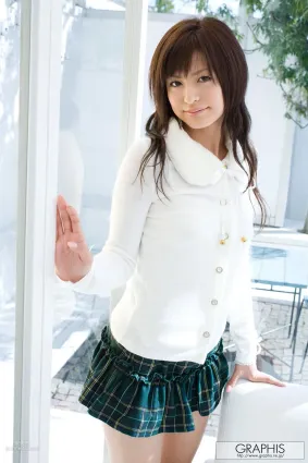 Misaki Mori 森美咲 [Graphis] First Gravure 初脫ぎ娘 寫真集