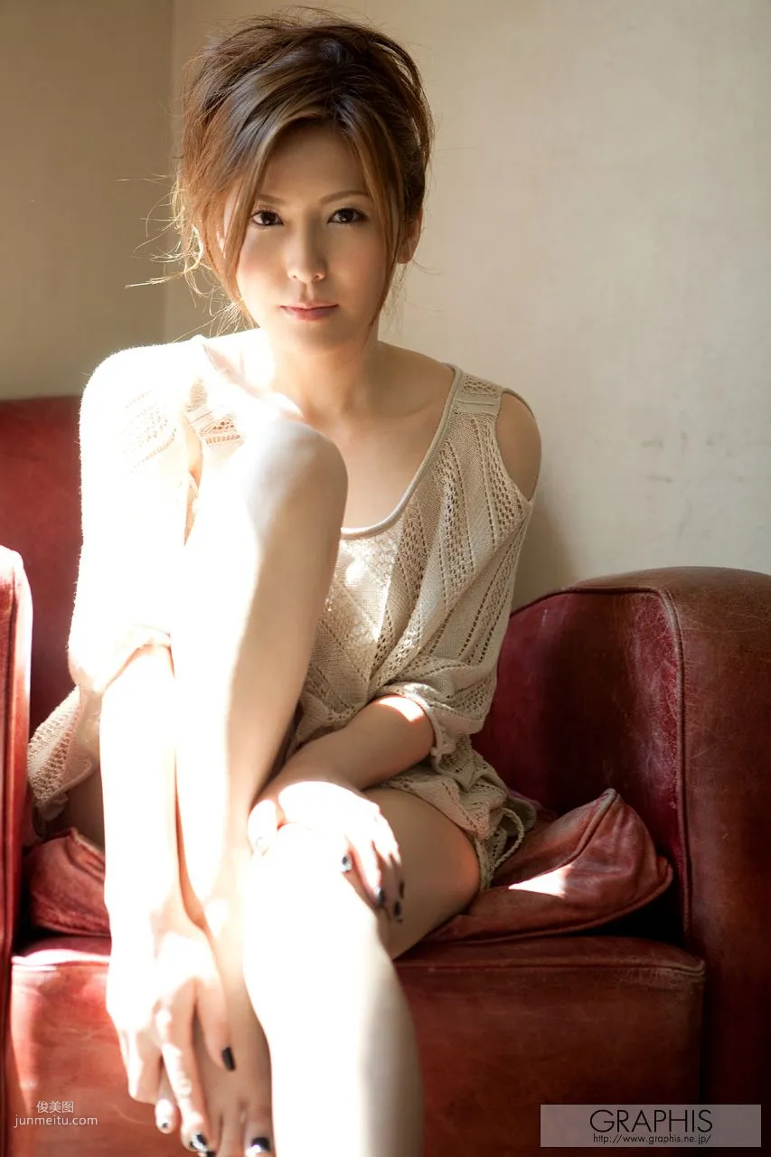 Yuna Shiina, PLATINUM [Graphis] Gals Photo Set photo 25