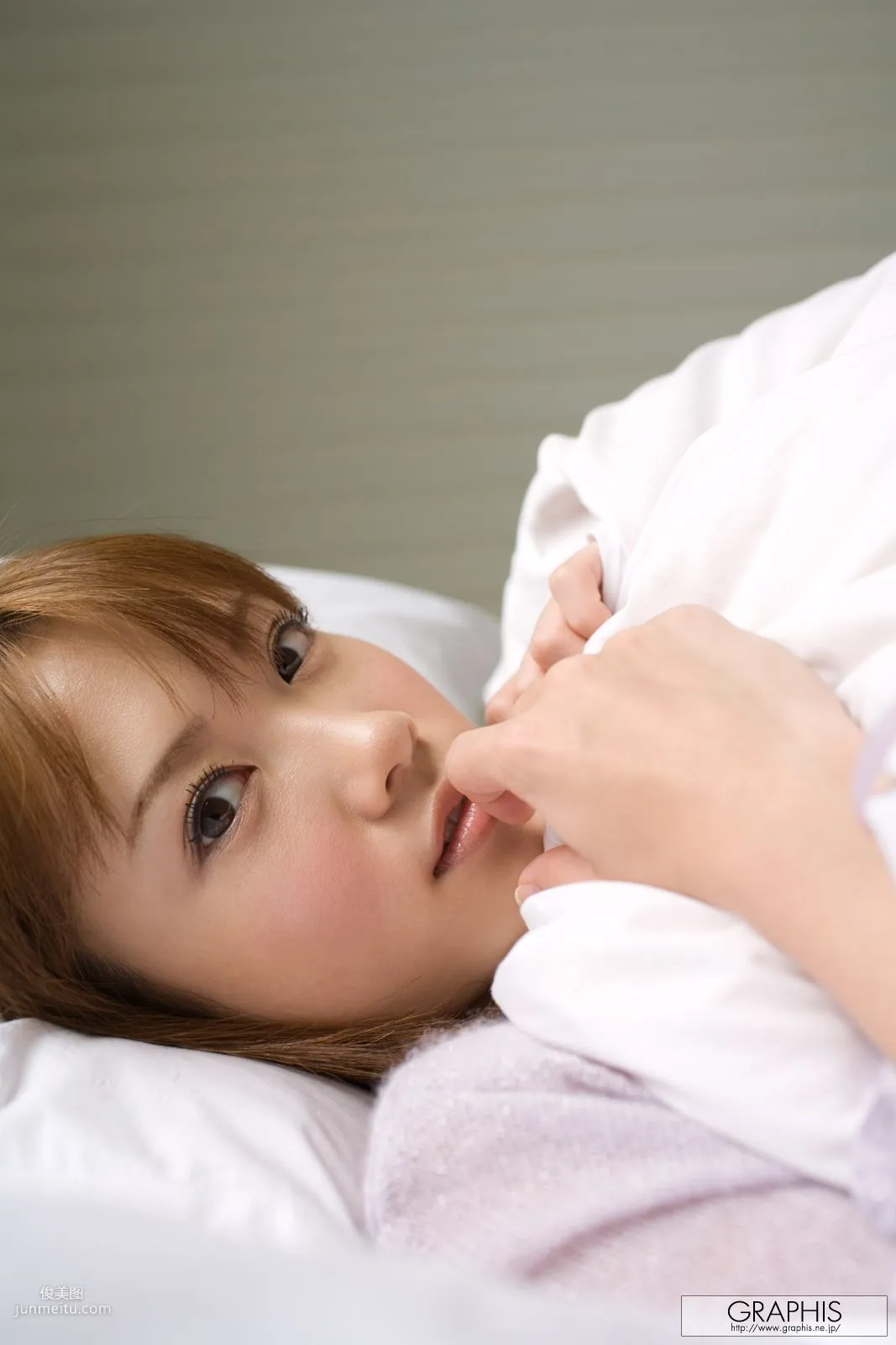 Reika Shiina, Gold, [Graphis] Gals Photo Set photo 12