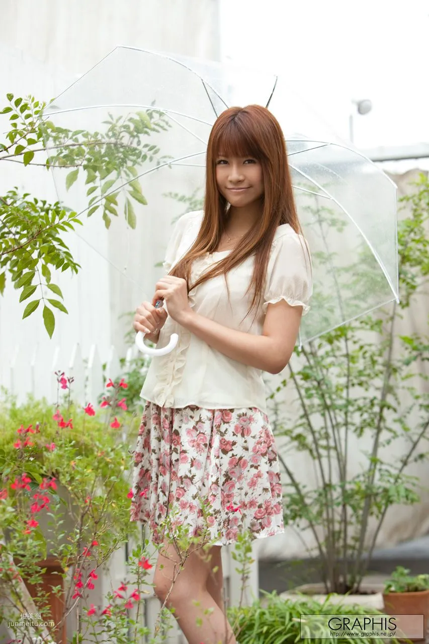 眞木あずさ/真木梓 [Graphis] First Gravure 初脱ぎ娘 写真集4