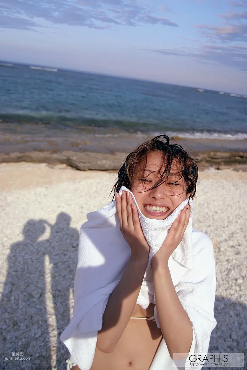 吉崎直緒《Happy Island》 [Graphis] Special Contents 寫真集 9
