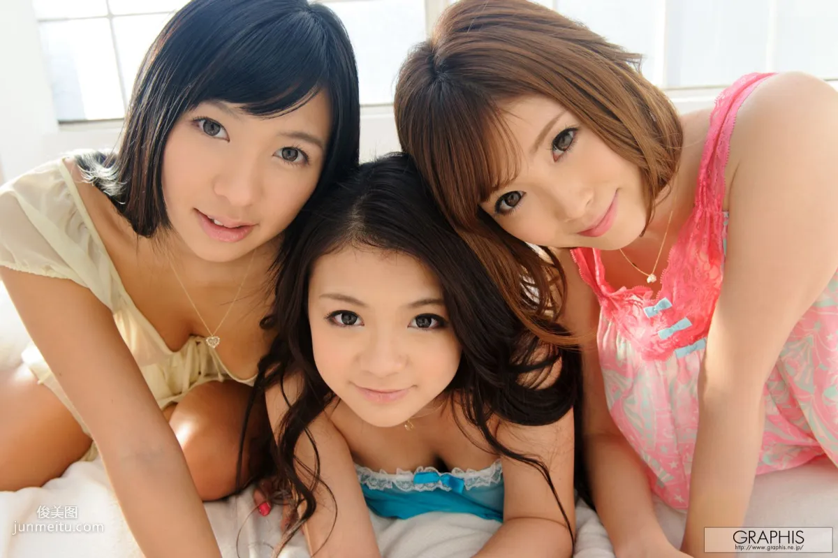 鶴田かな、加藤リナ、小倉奈々 [Graphis] Special Girls Gravure 寫真集 38