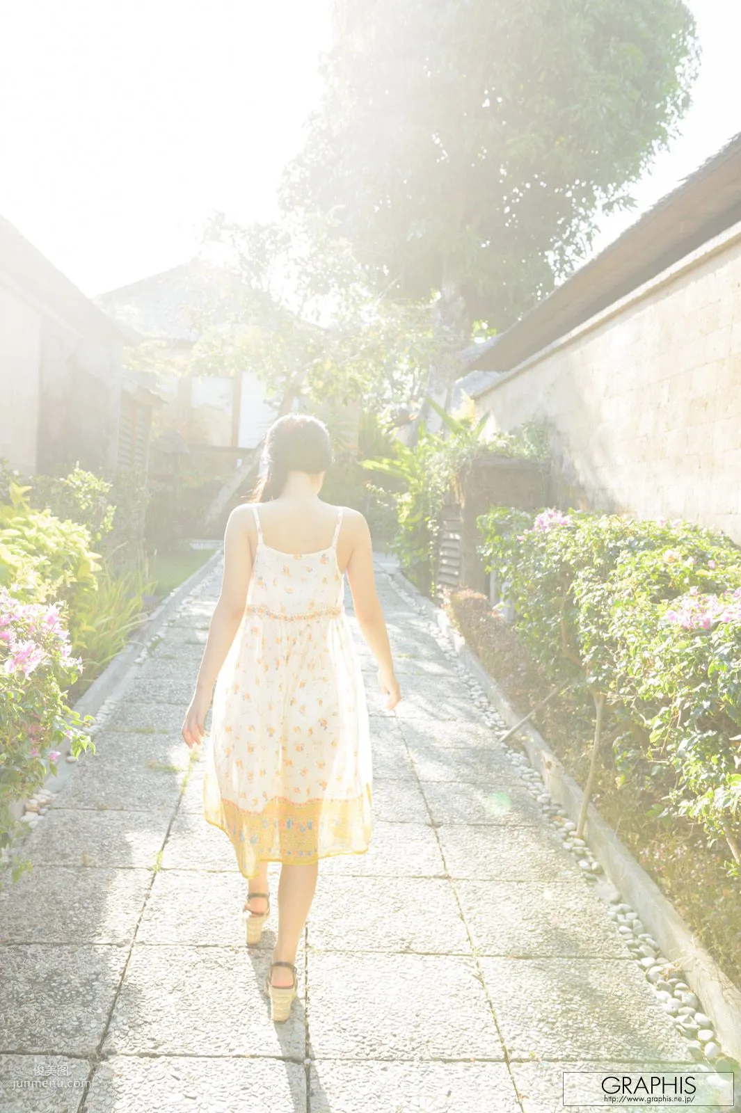Mayu Sato: Graphis First Gravure photo 4