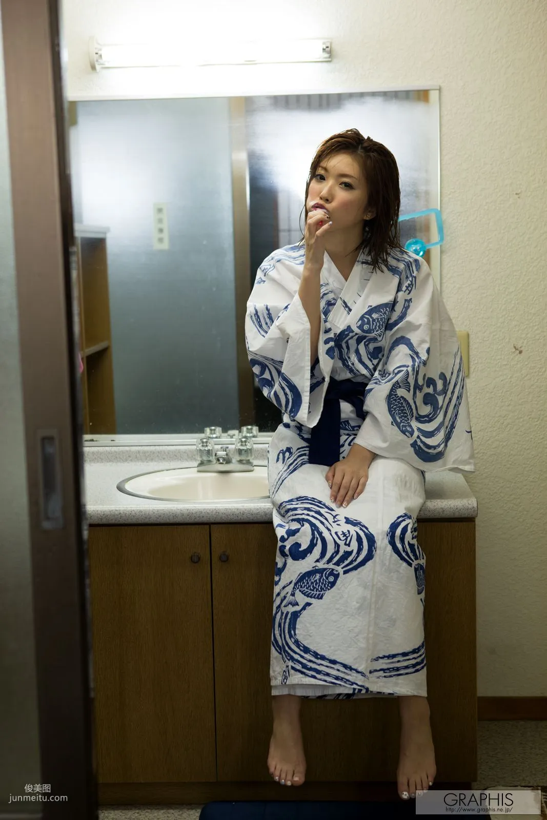 Rina Katou [Graphis] Special Girls Gravure Photo Set photo 38