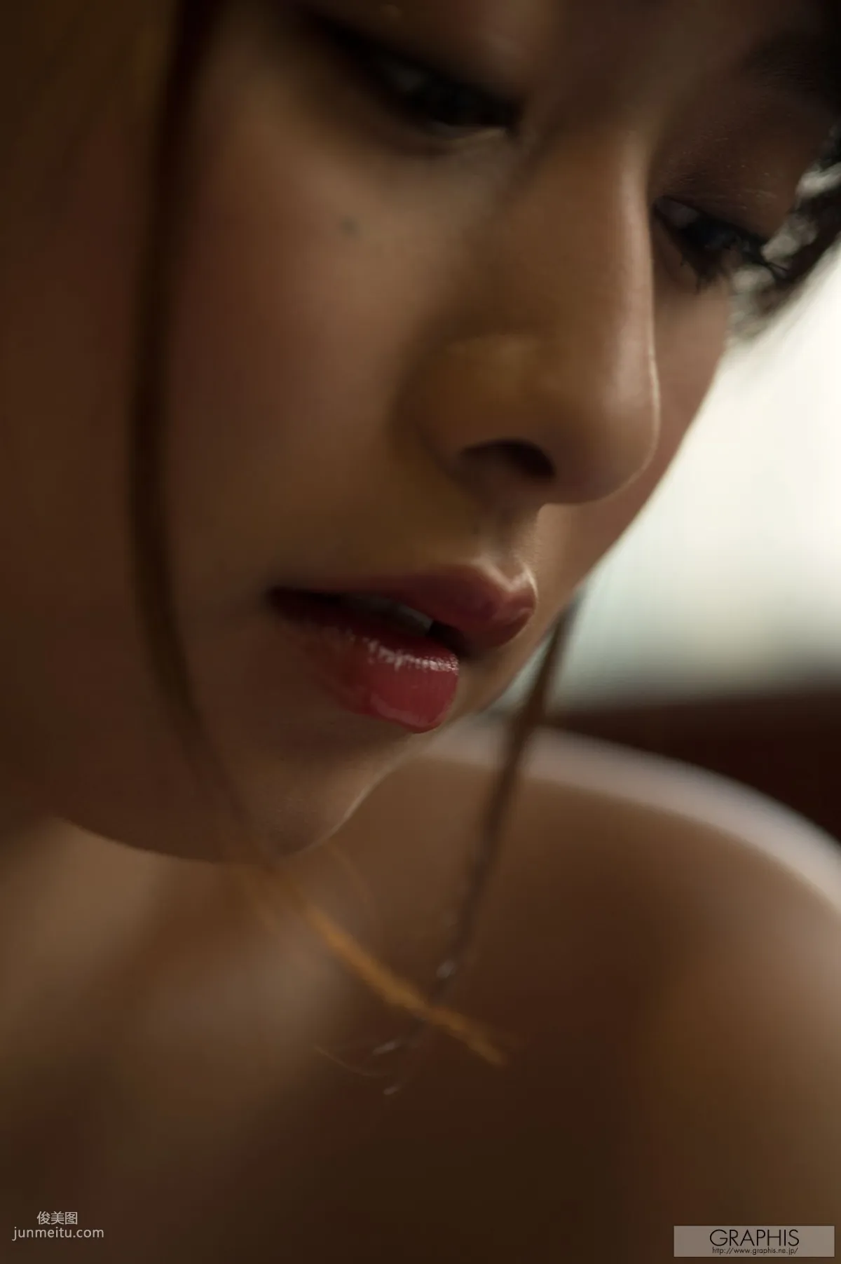 白石茉莉奈《Primary Colors》 [Graphis] Gals 寫真集 32