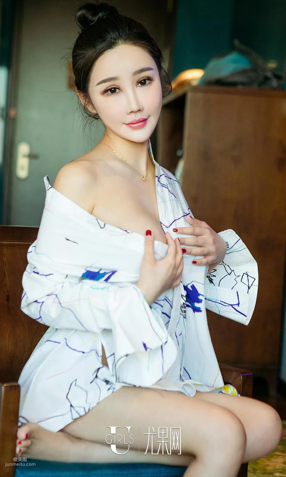 Helian Luna, Elegant Bun [Ugirls App] No.642 Photo Set photo 19