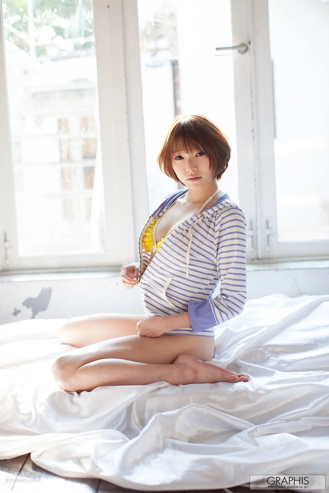 Ayane Suzukawa: Graphis First Gravure photo 33