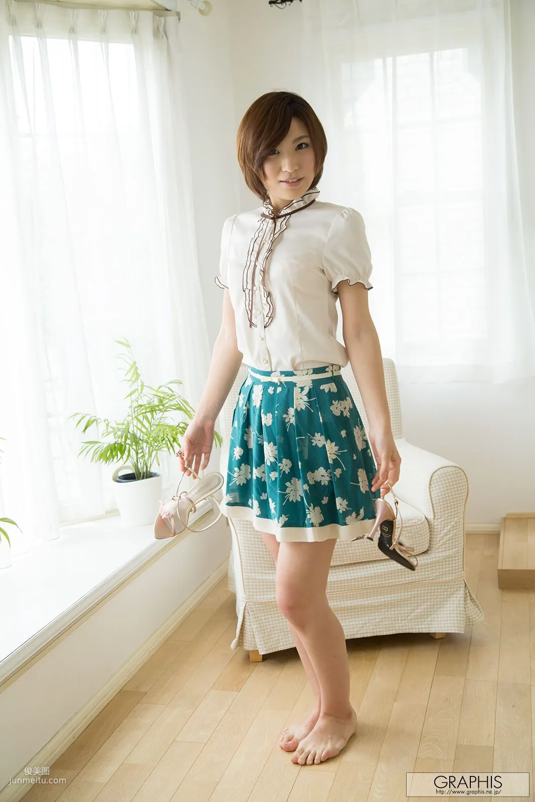 Minami Natsuki: Graphis First Gravure photo 6