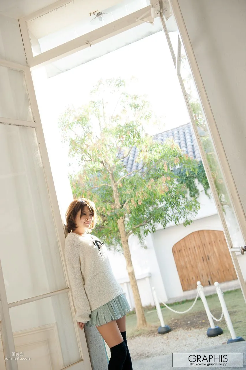 Nana Ninomiya 二宮ナナ [Graphis] First Gravure 初脱ぎ娘 写真集1