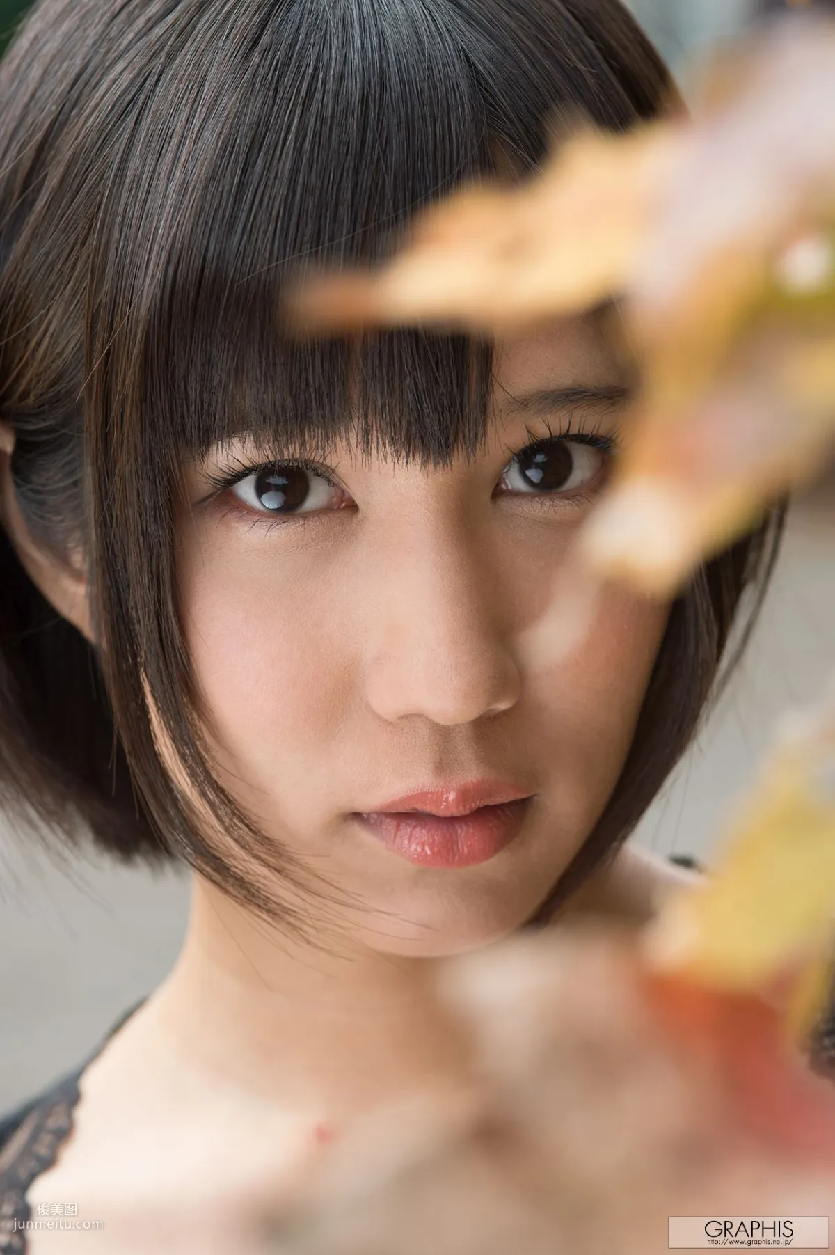湊莉久/湊莉久《Golden Curve》 [Graphis] Gals 寫真集 11