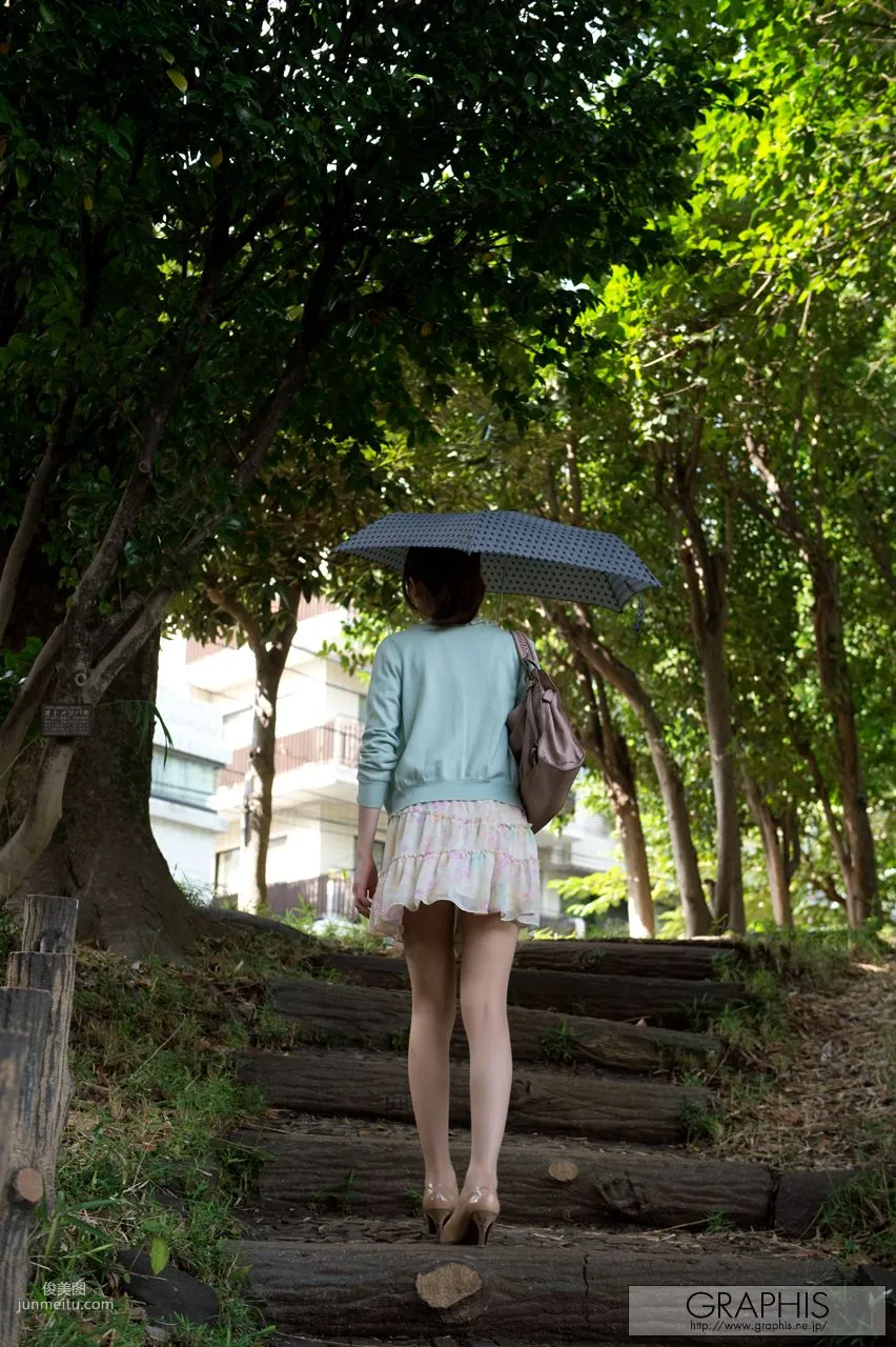Chibana Meisa [Graphis] First Gravure, First Stripping Girl Photo Set photo 3