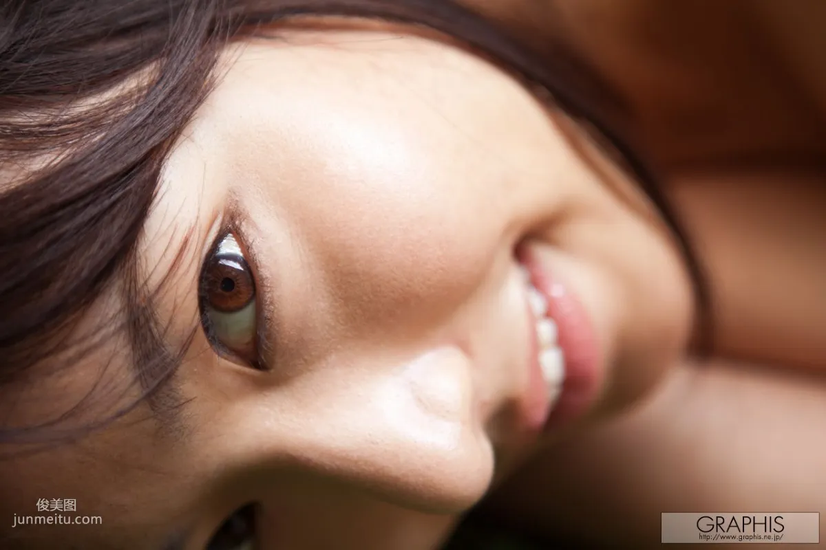 由爱可奈《The More Radical》 [Graphis] Gals 写真集18