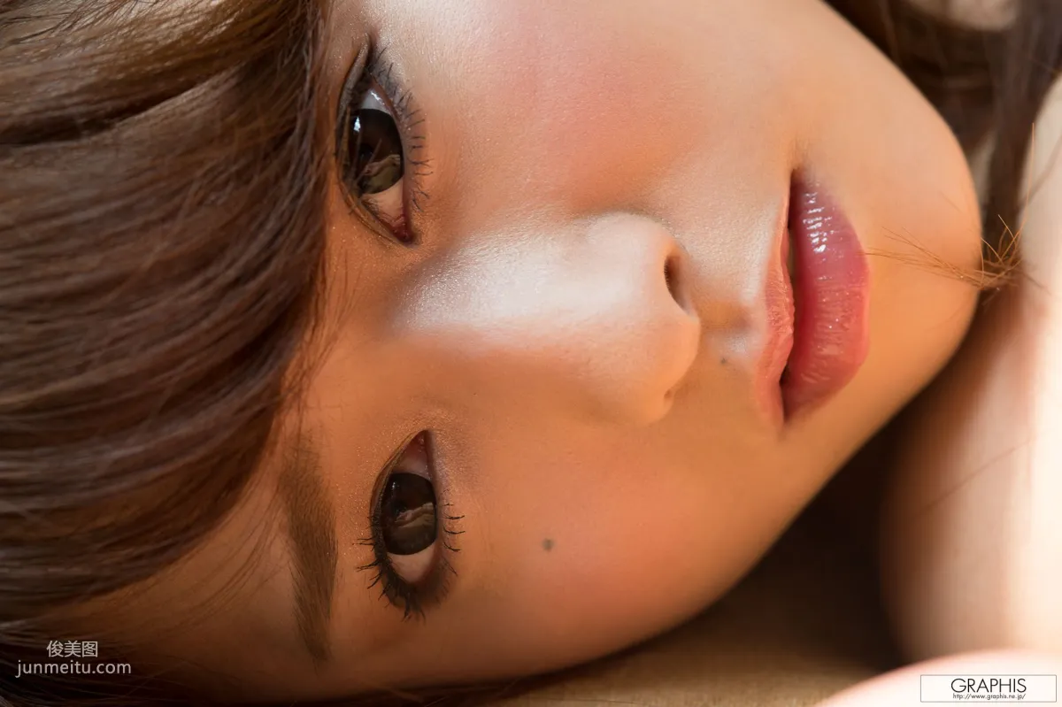 白石茉莉奈《Primary Colors》 [Graphis] Gals 寫真集 14