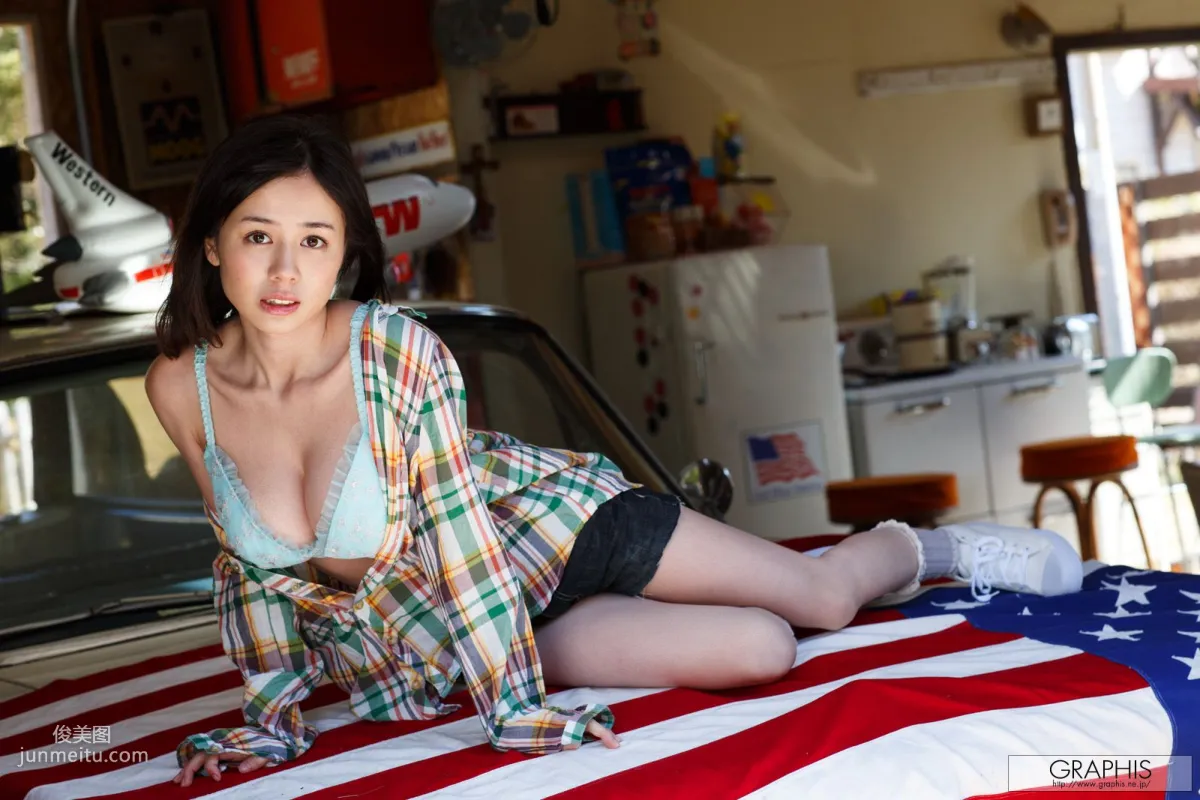 Aimi Yoshikawa: Graphis First Gravure photo 8