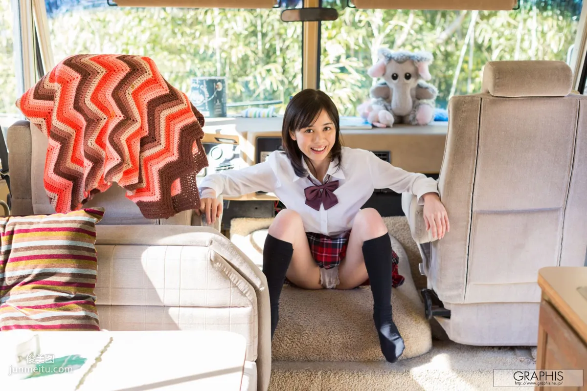 Aimi Yoshikawa: Graphis First Gravure photo 15
