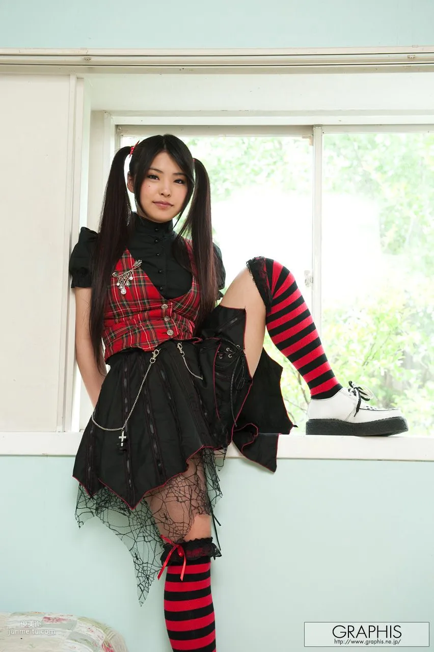 片桐えりりか/月島ななこ《Real》 [Graphis] Gals 写真集9