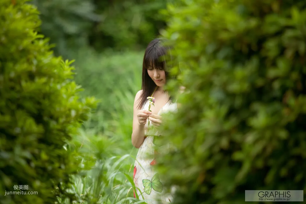 由爱可奈《The More Radical》 [Graphis] Gals 写真集3