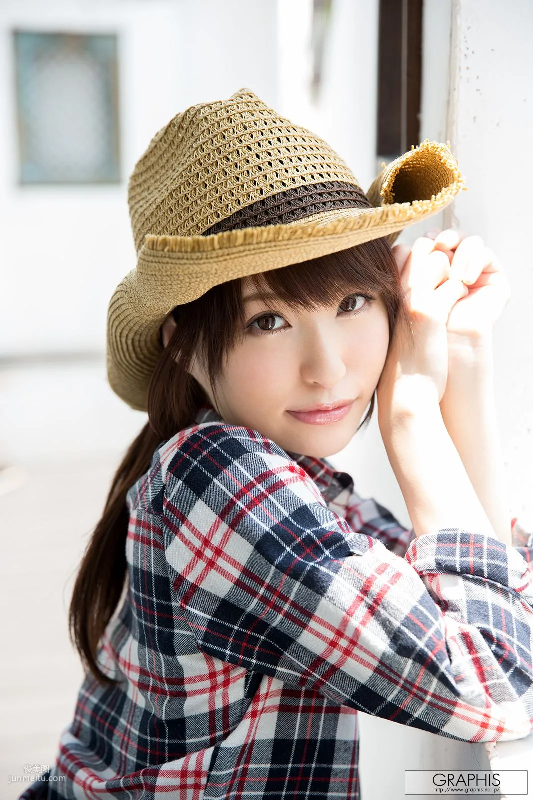 Moe Amatsuka: Graphis First Gravure photo 3