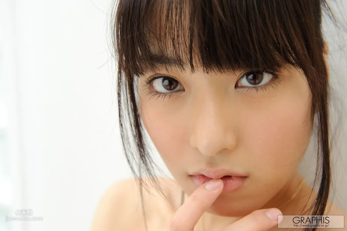 Jun Mizukawa: Graphis First Gravure photo 11