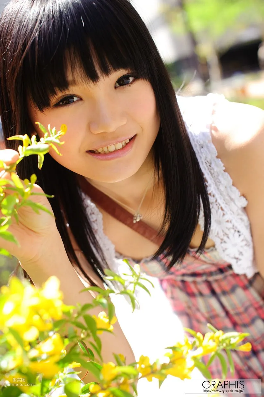 Ai Eikura: Graphis First Gravure photo 2