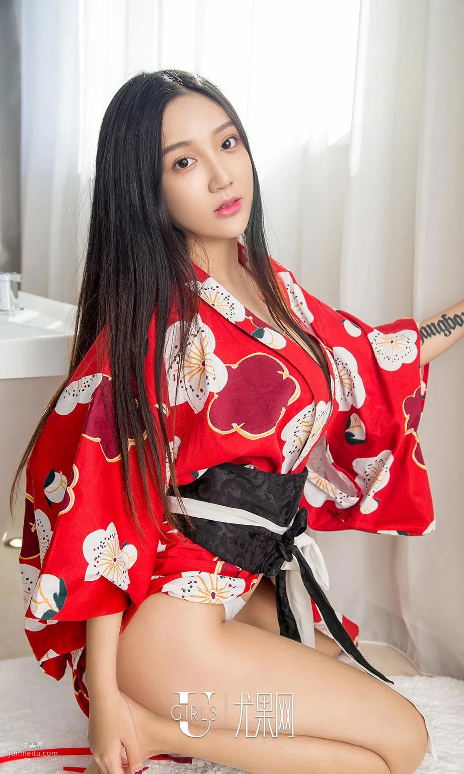 Tang Lu, Enjoy the Silkiness [Ugirls App] No.640 Photo Set photo 5
