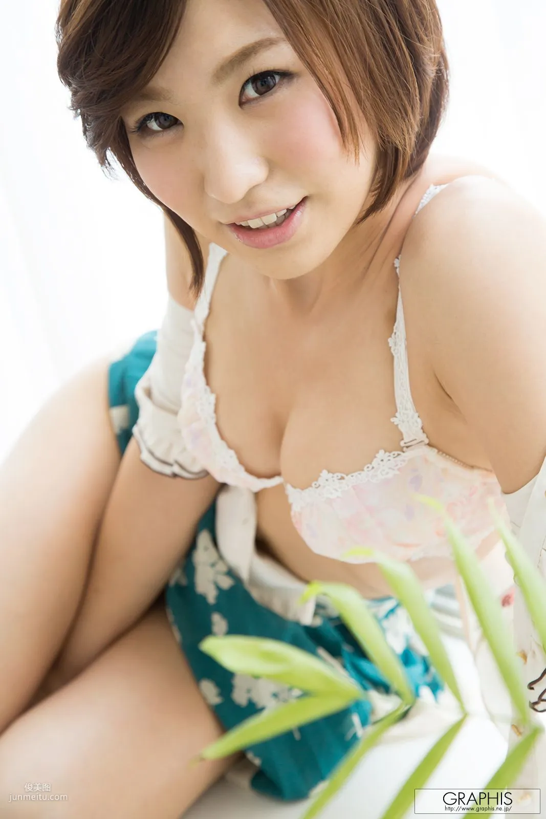 Minami Natsuki: Graphis First Gravure photo 14