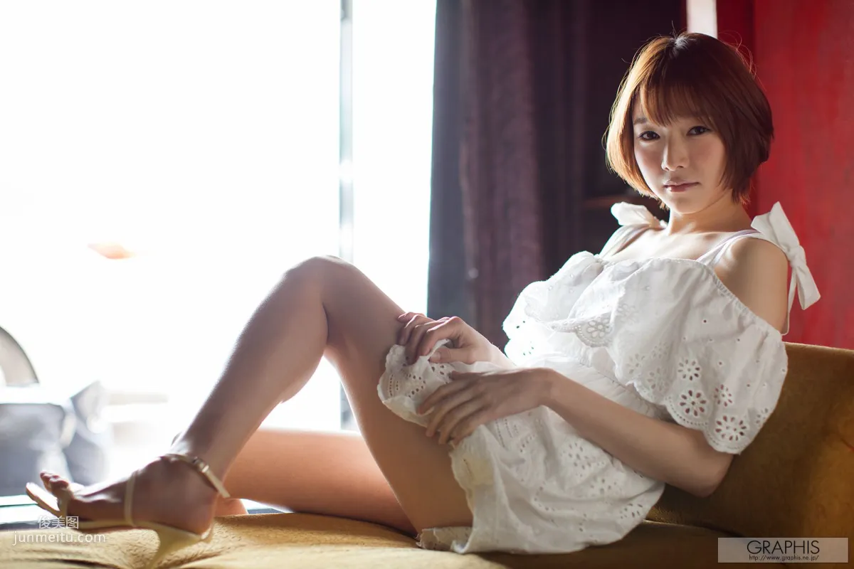 Ayane Suzukawa: Graphis First Gravure photo 9