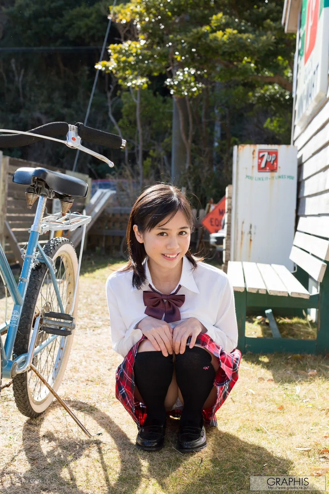 Aimi Yoshikawa: Graphis First Gravure photo 10