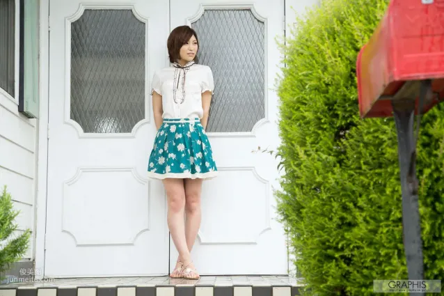 夏希みなみ/夏希南 [Graphis] First Gravure 初脫ぎ娘 寫真集