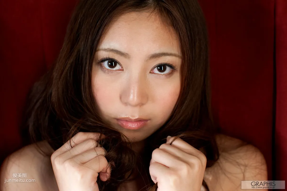 Madoka Hitomi [Graphis] First Gravure, First Nude Girl Photo Set photo 39