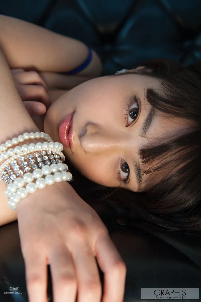 Jun Mizukawa: Graphis First Gravure photo 19