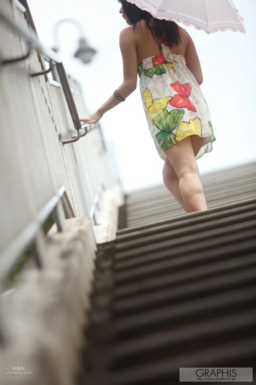 由爱可奈《The More Radical》 [Graphis] Gals 写真集2
