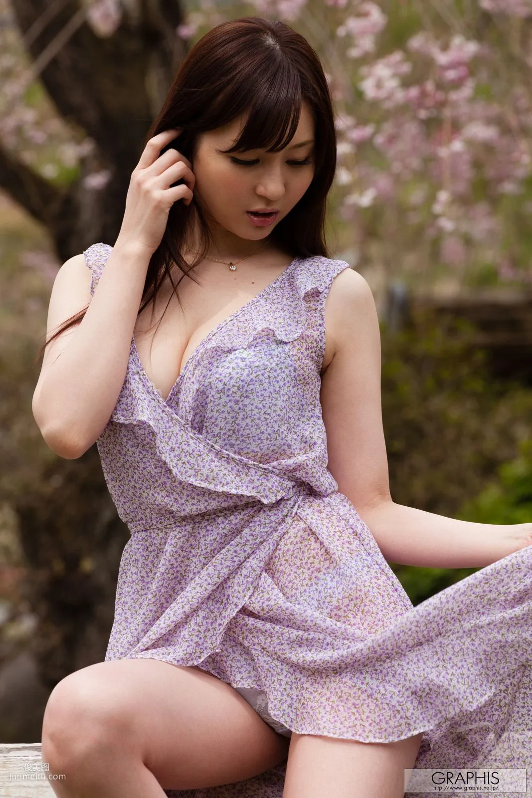 辰巳唯《Unaffected Girl》 [Graphis] Gals 寫真集 14