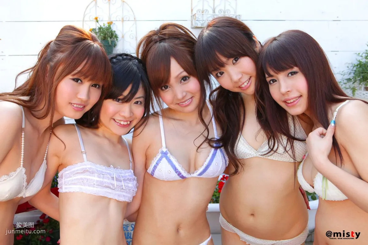 [@misty] No.344 The Handcatchs vol.1 (THEハンドキャッチーズ) 寫真集 7