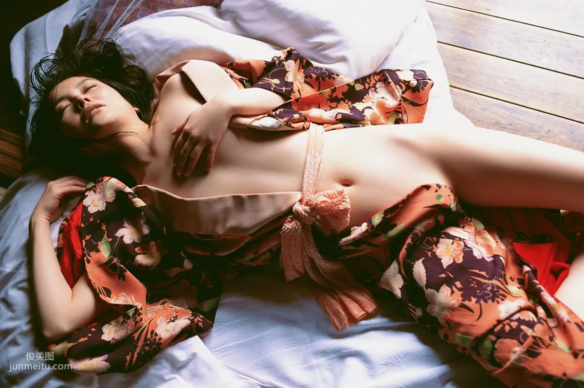 [Wanibooks] NO.13 Keiko Kubo, Keiko Kubo Photo Set photo 135