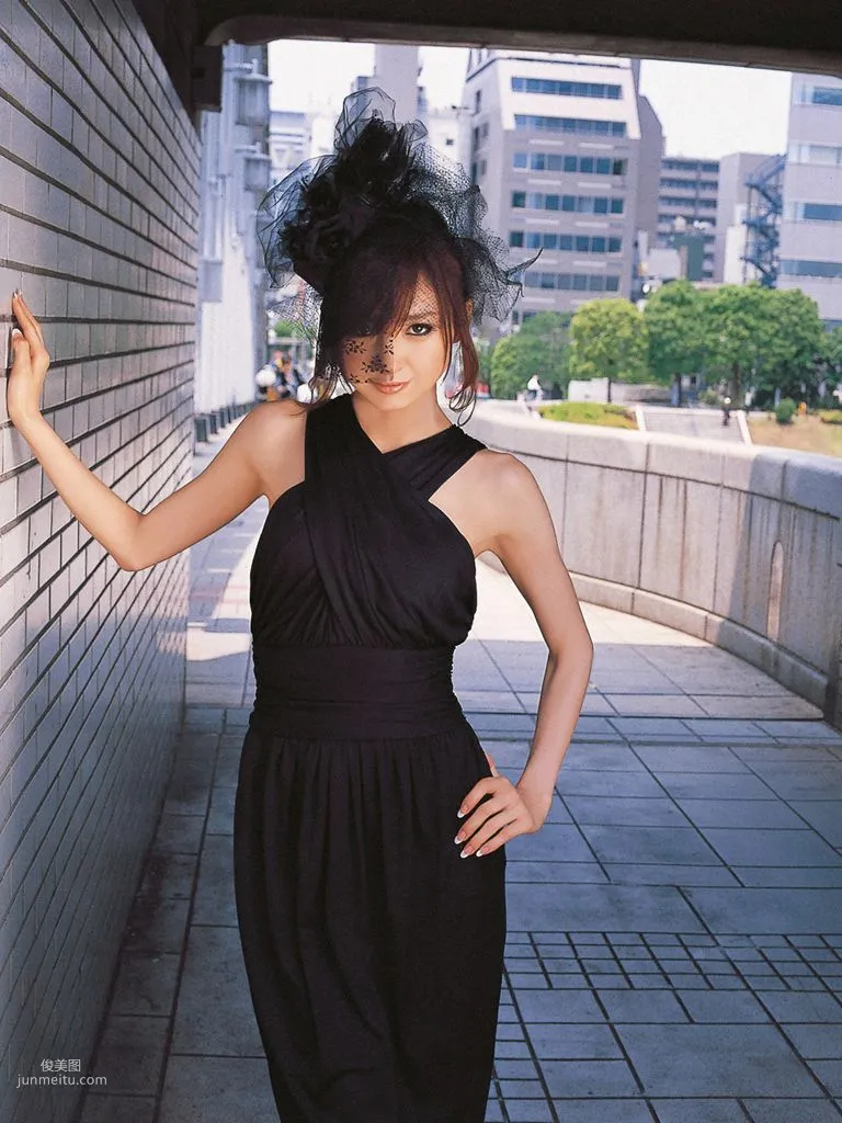 [Wanibooks] NO.51 Mariko Shinoda 篠田麻里子 写真集112