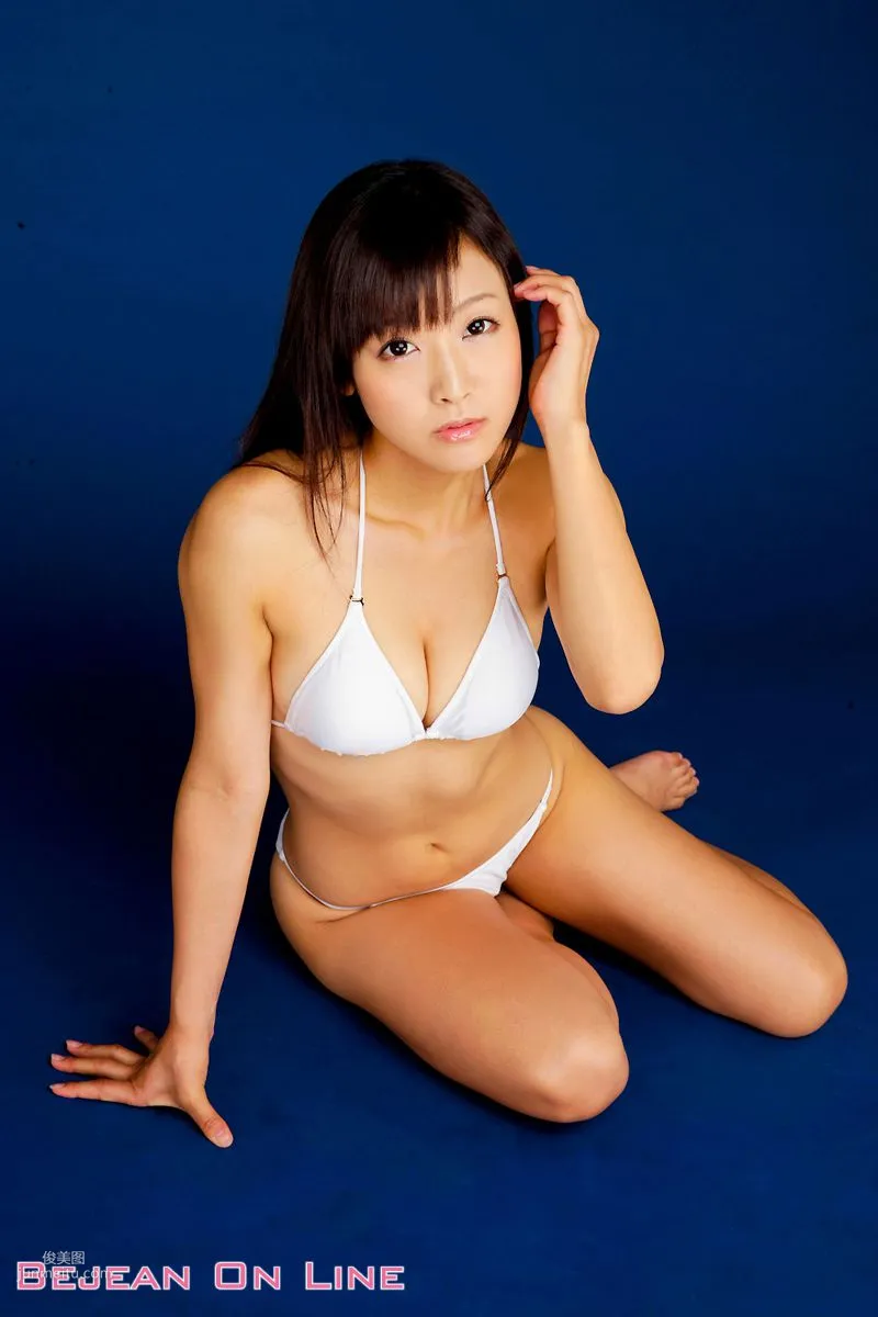 白娘隊 Megumi Fukunaga 福永愛美 [Bejean On Line] 寫真集 18