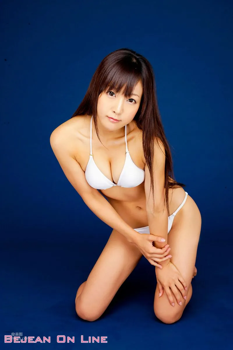 白娘隊 Megumi Fukunaga 福永愛美 [Bejean On Line] 寫真集 32