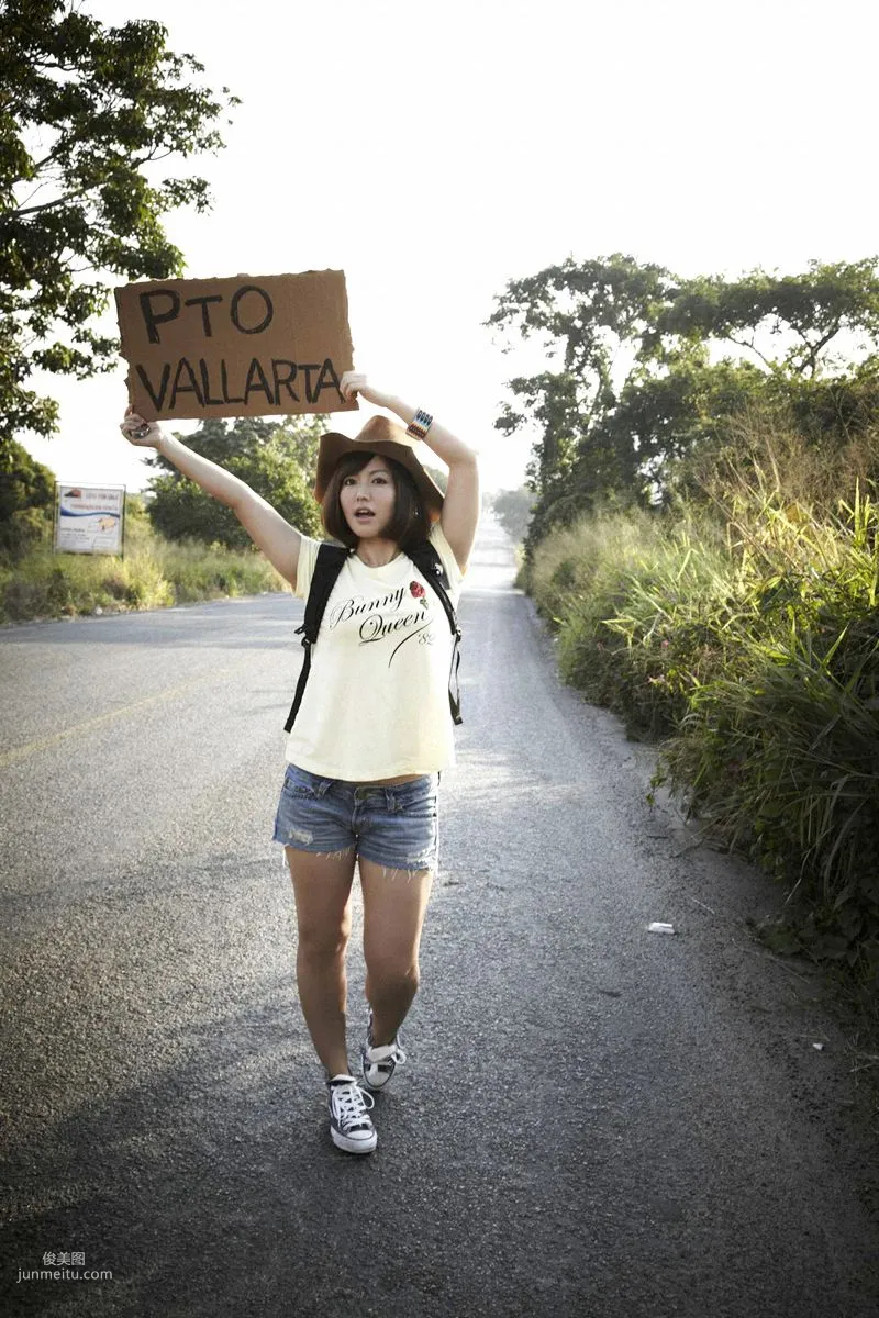 [Wanibooks] NO.83 Sayaka Isoyama Photo Set photo 1