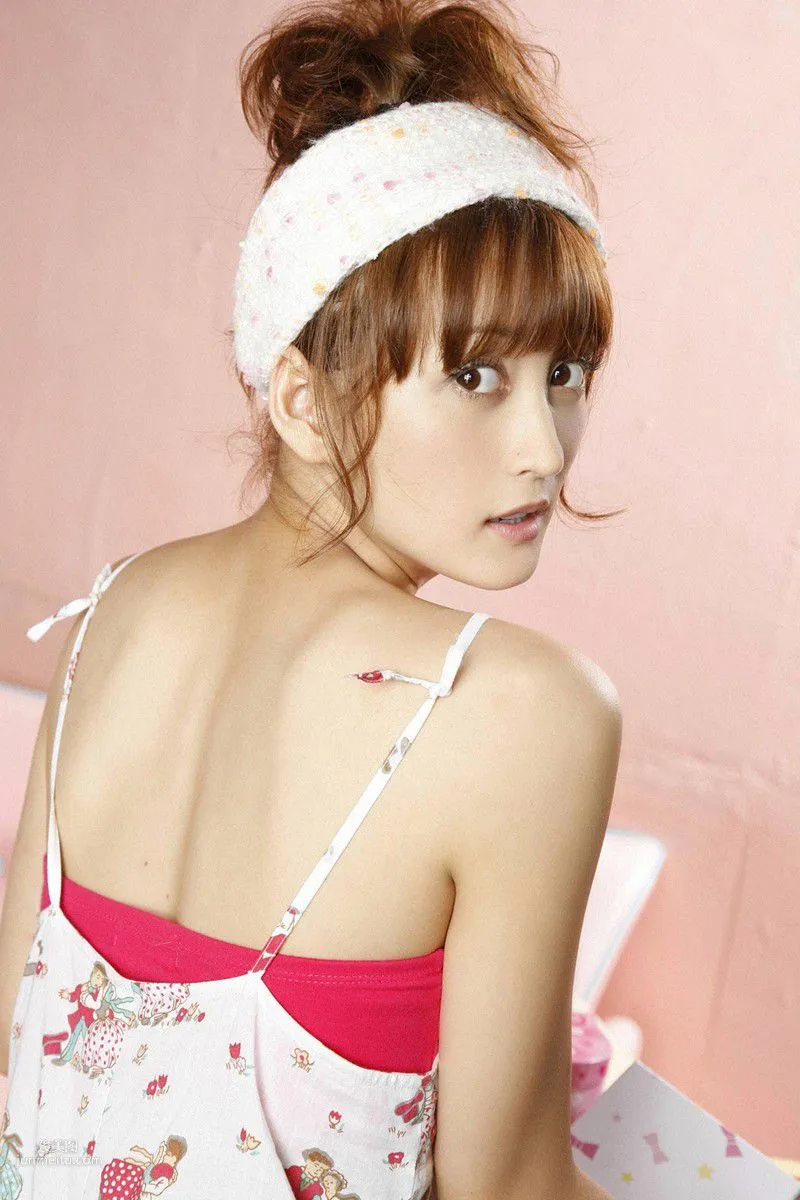[Wanibooks] NO.77 Ayaka Komatsu 小松彩夏 写真集140