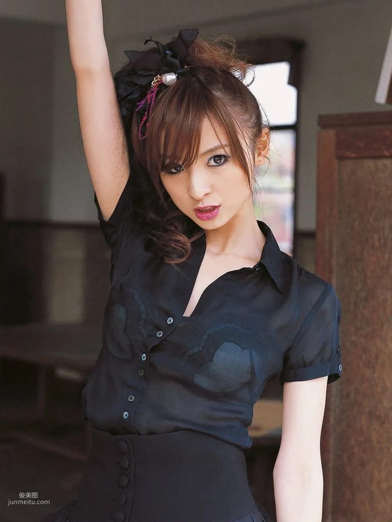 [Wanibooks] NO.51 Mariko Shinoda 篠田麻里子 写真集4