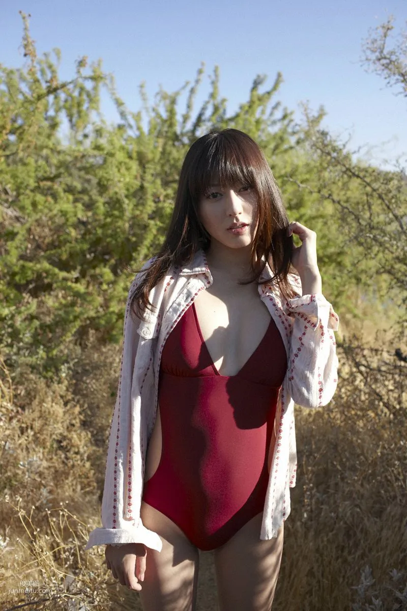 [Wanibooks] NO.82 Yumi Sugimoto Photo Set photo 2