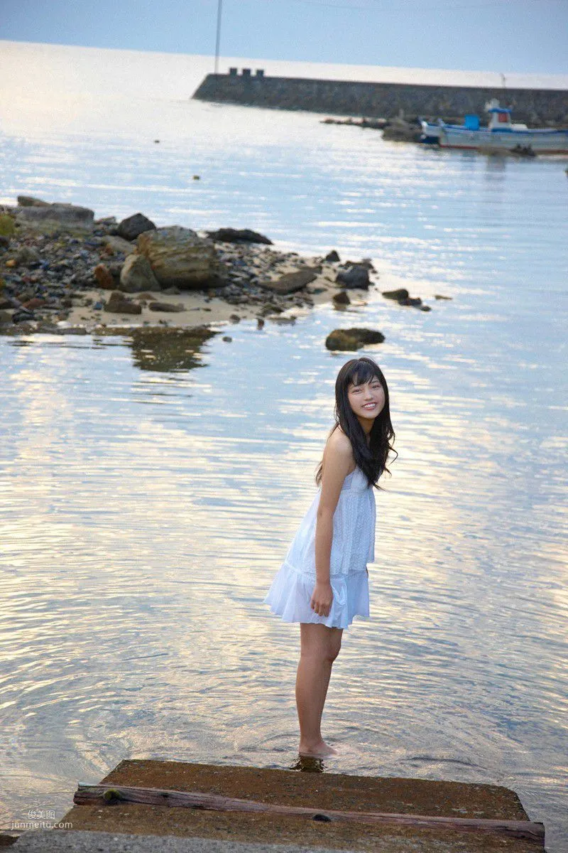 [Wanibooks] NO.100 Haruna Kawaguchi 川口春奈 写真集21